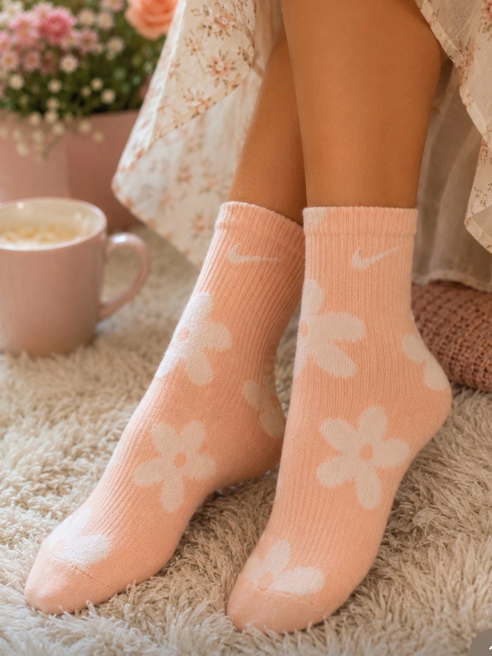 Nike Peach & White Floral Daisy Crew Socks | Soft Cushioned | Women's